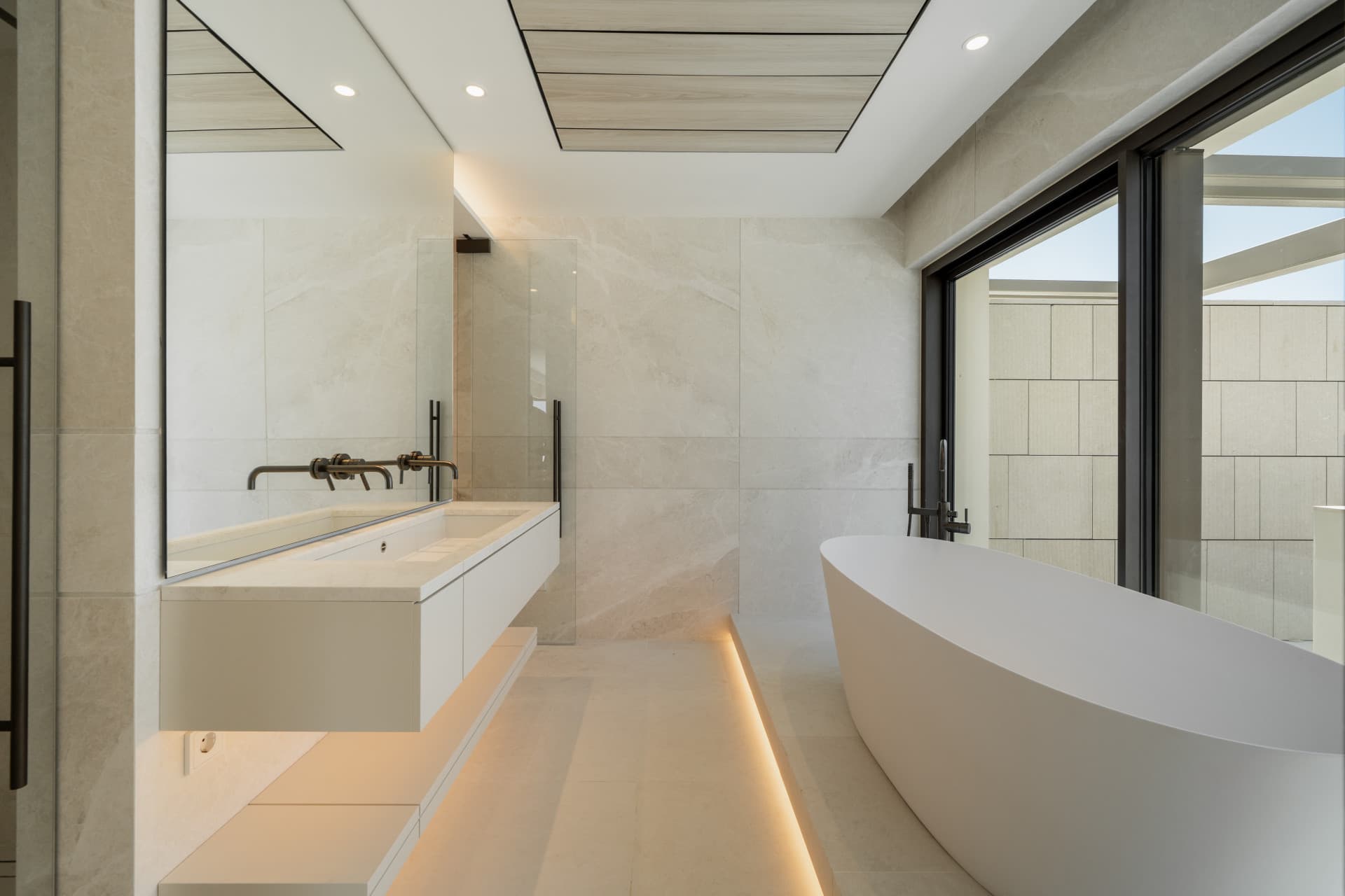UNO — Penthouse 03
