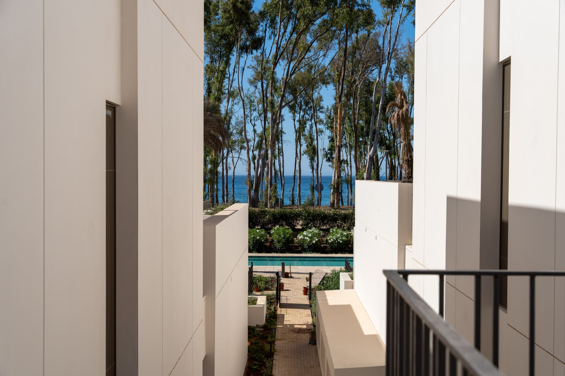 UNO — Penthouse 03